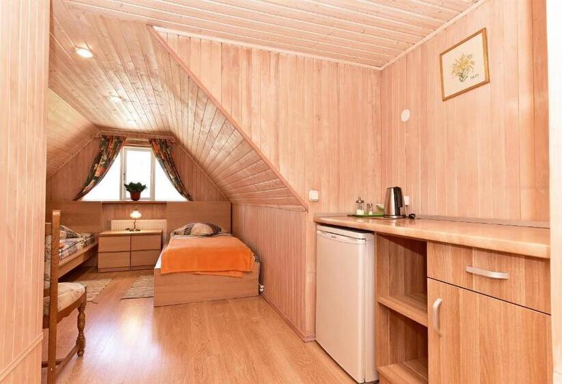 اتاق اکونومی, Dalija