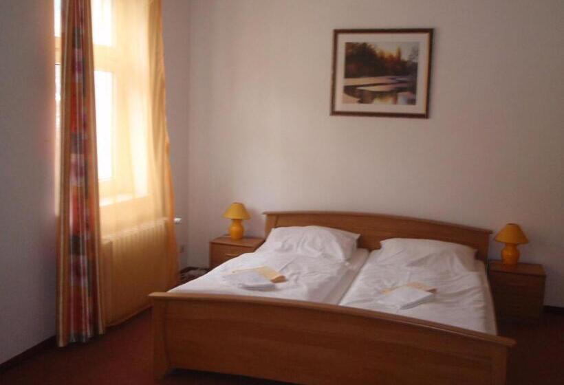 Номер Стандарт Трехместный, Penzion Haus Regrus