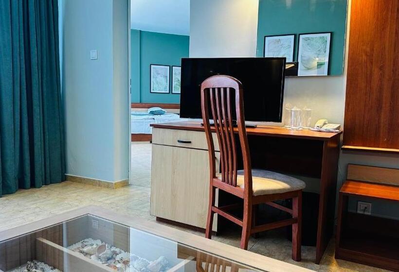 １ベッドルームアパートメント, Queen Nelly