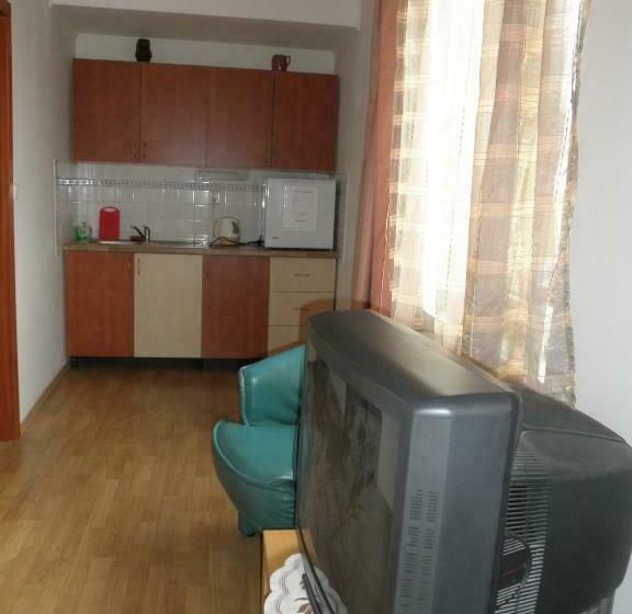 스탠다드 스튜디오, Ehila