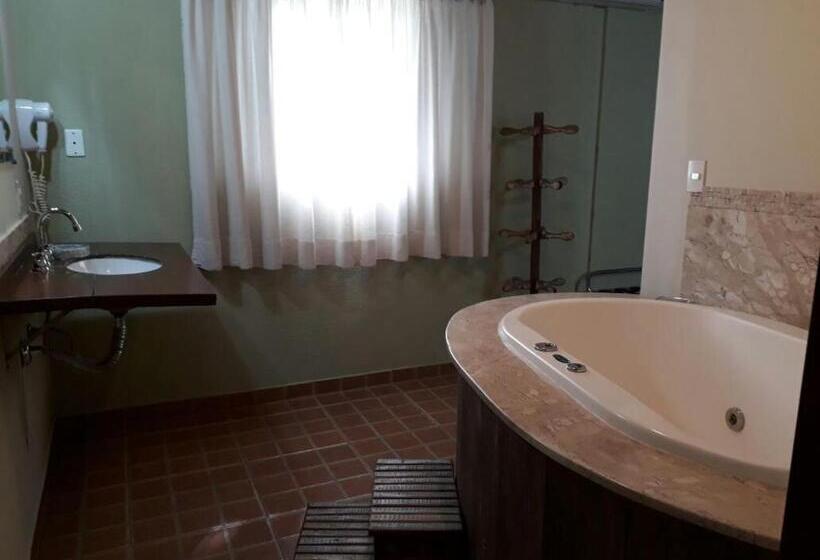 디럭스 자쿠지룸, Gamboa Eco Refugio Pousada