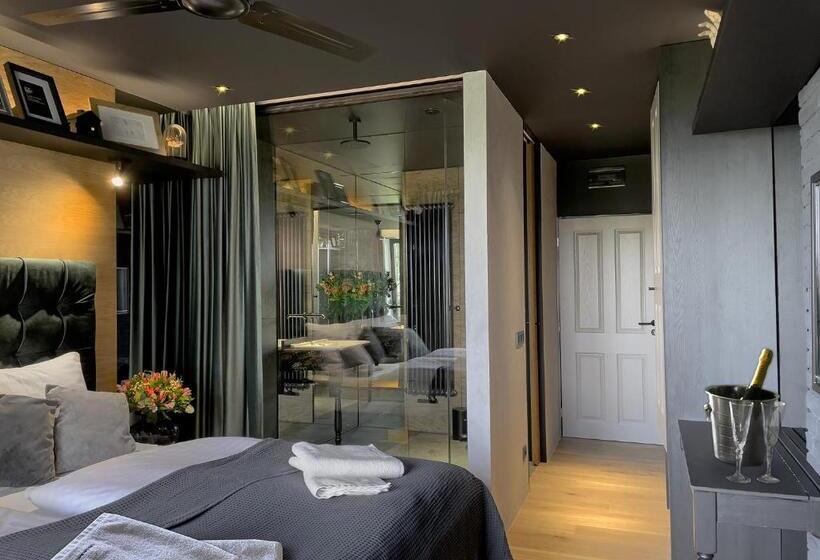 デラックスルーム, Restaurant & Pension U Hradu