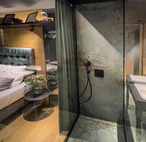 デラックスルーム, Restaurant & Pension U Hradu