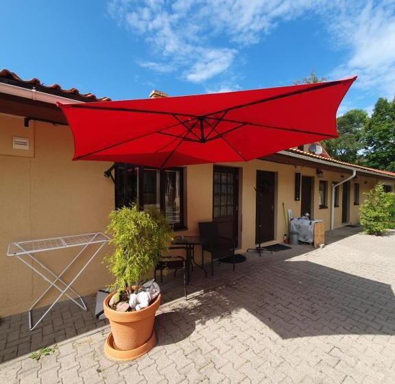 اتاق اکونومی, Villa Leonardo