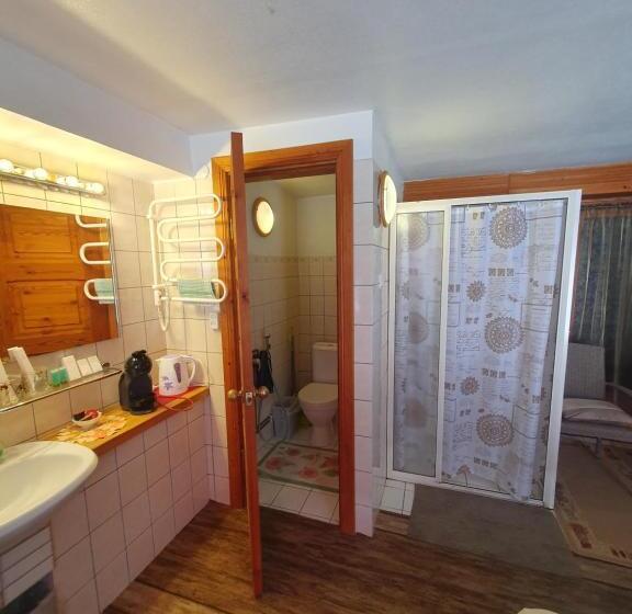 اتاق اکونومی, Villa Leonardo