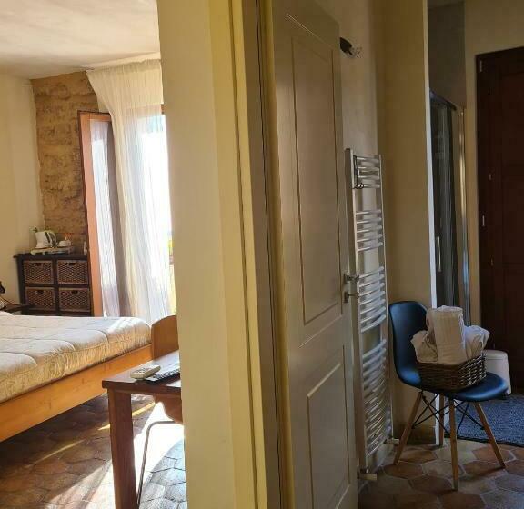 اتاق استاندارد سه تخته با بالکن, Aljama   Downtown B&b
