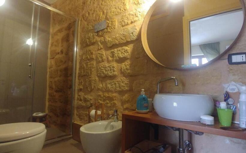 اتاق استاندارد, Aljama Downtown B&b