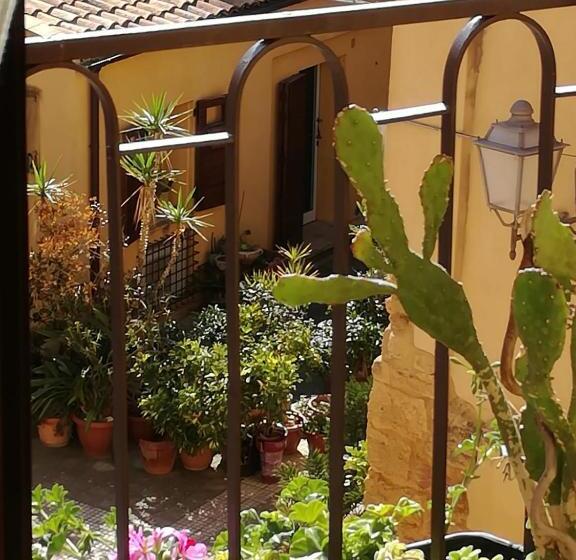 اتاق استاندارد, Aljama Downtown B&b