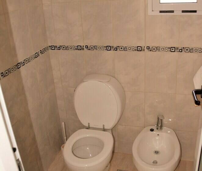 小室, Arroyo Suite House