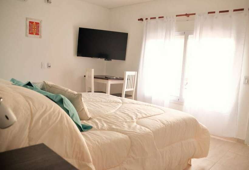 小室, Arroyo Suite House