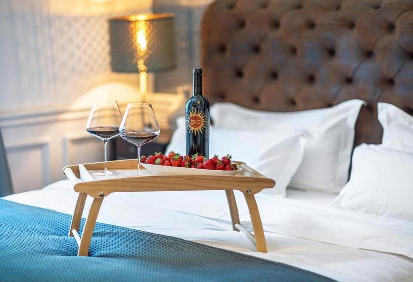 디럭스 룸 킹사이즈 침대, Evala Luxury Rooms With Pool And Garden