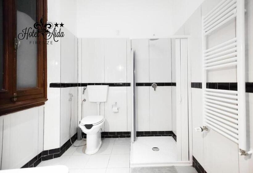 اتاق استاندارد چهار تخته, Aida