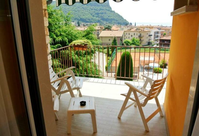 Superior room with lake view, Garden