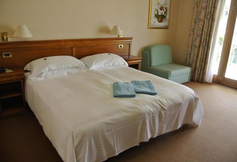 Superior room with lake view, Garden