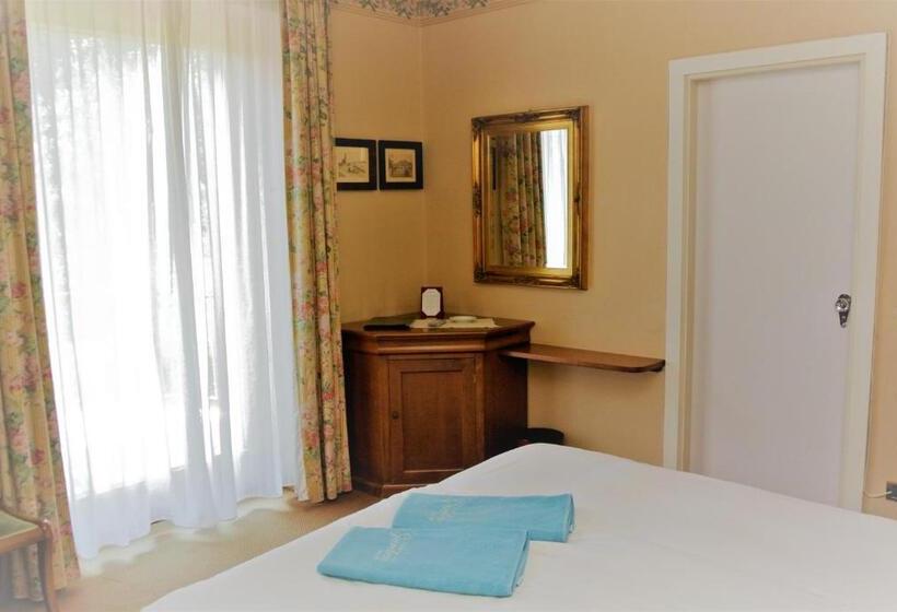 이코노미 룸, Garden