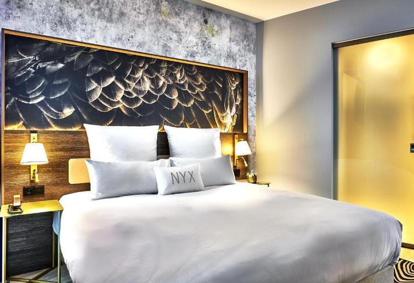 Трехместный Номер Superior, Nyx Hotel Warsaw By Leonardo Hotels