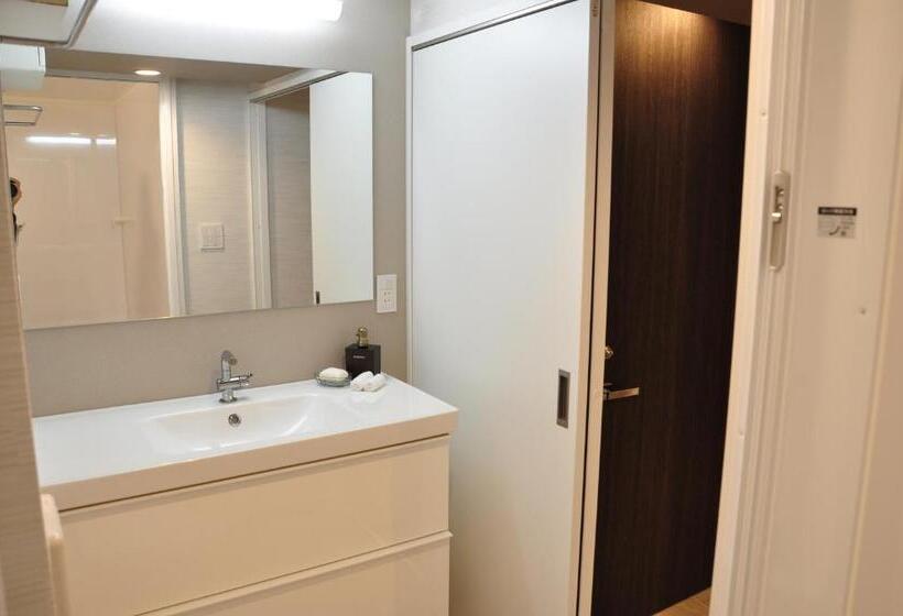 Camera Quadrupla Deluxe, Senlax Inn Osaka