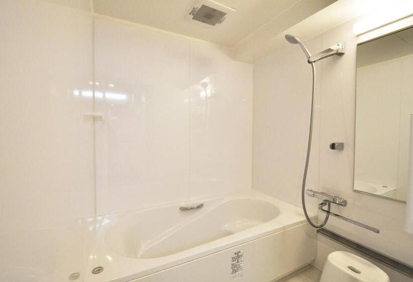 Camera Quadrupla Deluxe, Senlax Inn Osaka