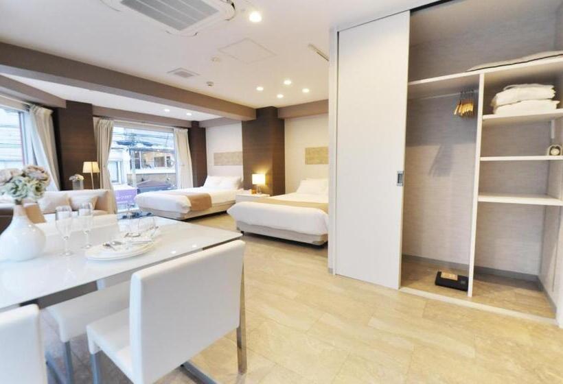 Camera Quadrupla Deluxe, Senlax Inn Osaka