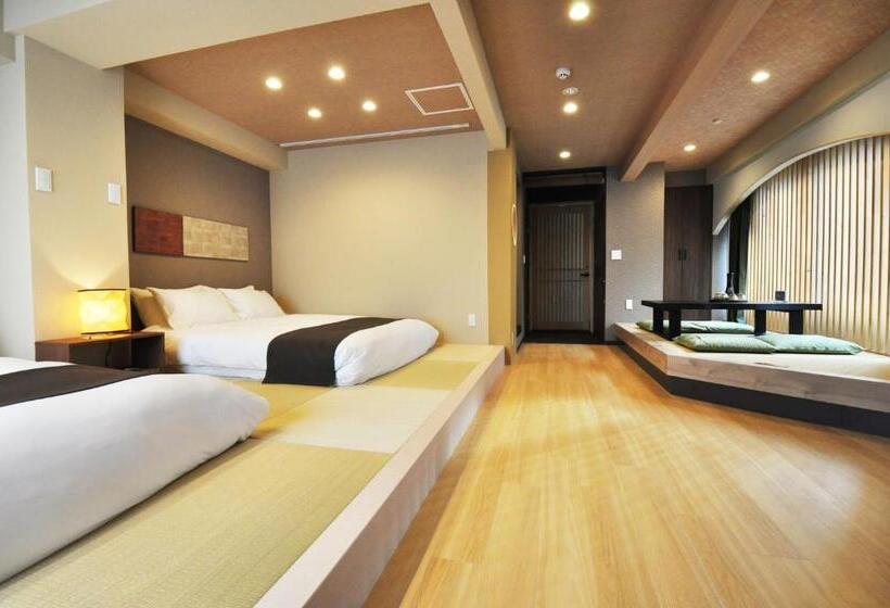 Camera Quadrupla Standard, Senlax Inn Osaka
