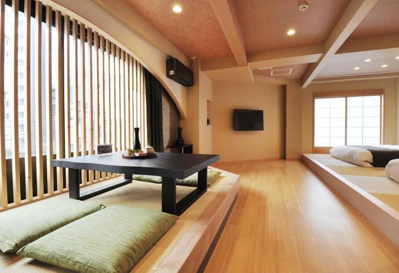 Camera Quadrupla Standard, Senlax Inn Osaka