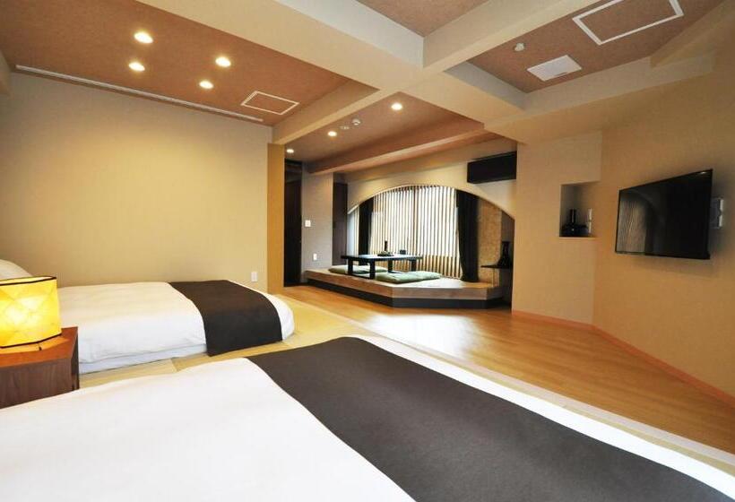 Camera Quadrupla Standard, Senlax Inn Osaka