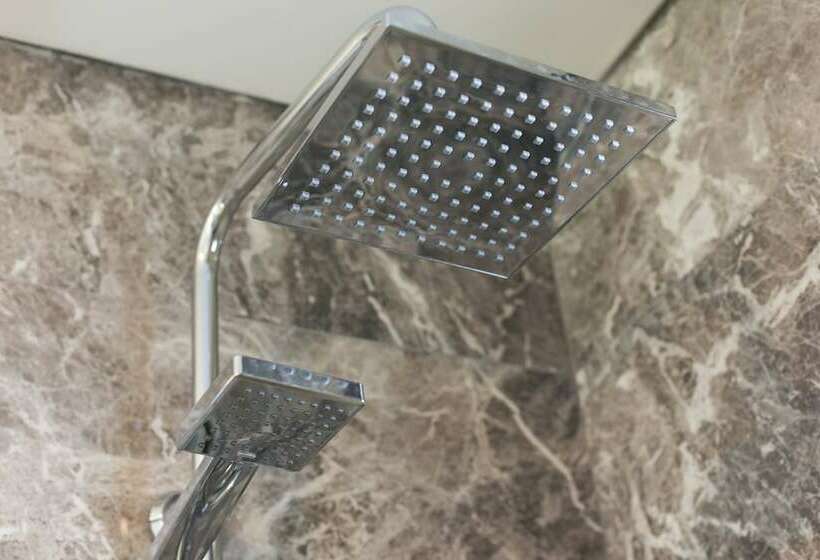 スタンダードルーム, The Fox