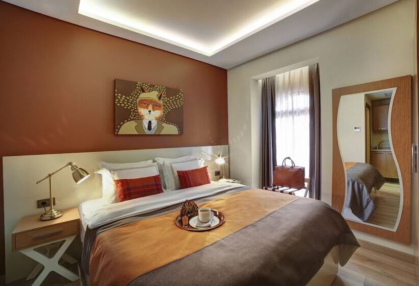 スタンダードルーム, The Fox