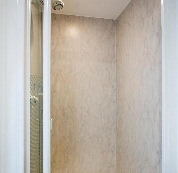 Четырехместный Номер Стандарт, Arden Guest House