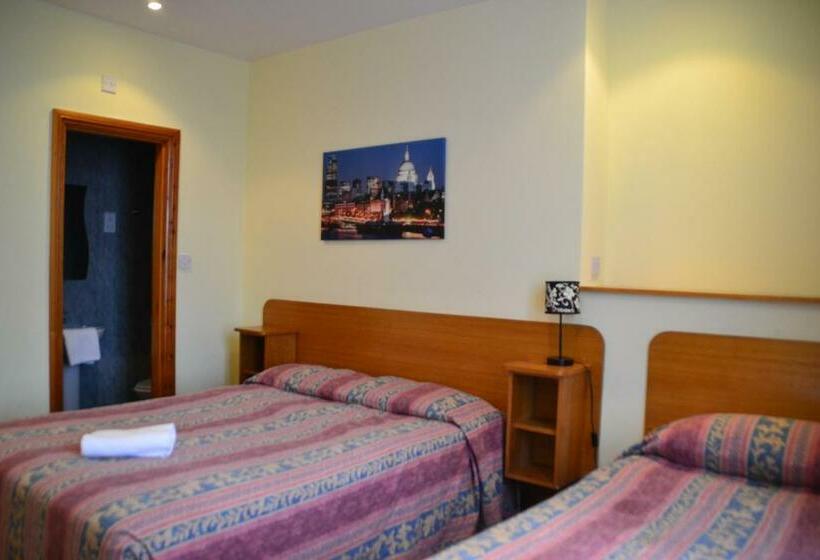 Номер Стандарт Трехместный, 65