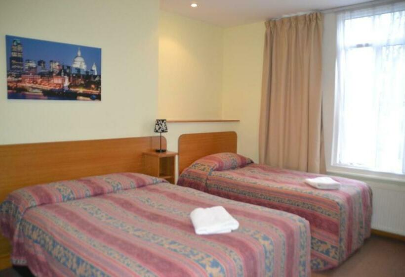 Номер Стандарт Трехместный, 65