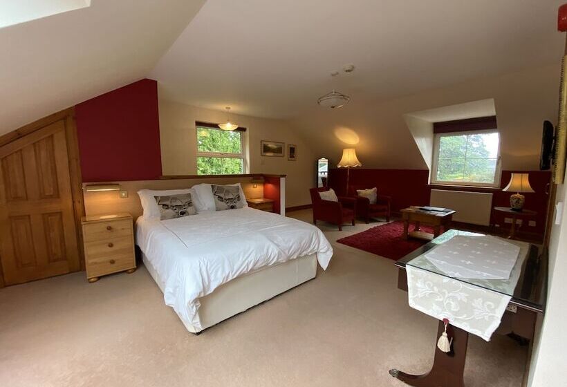 Пентхаус Люкс, Columba House