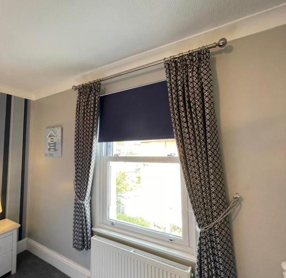 اتاق خانوادگی, Glenorleigh