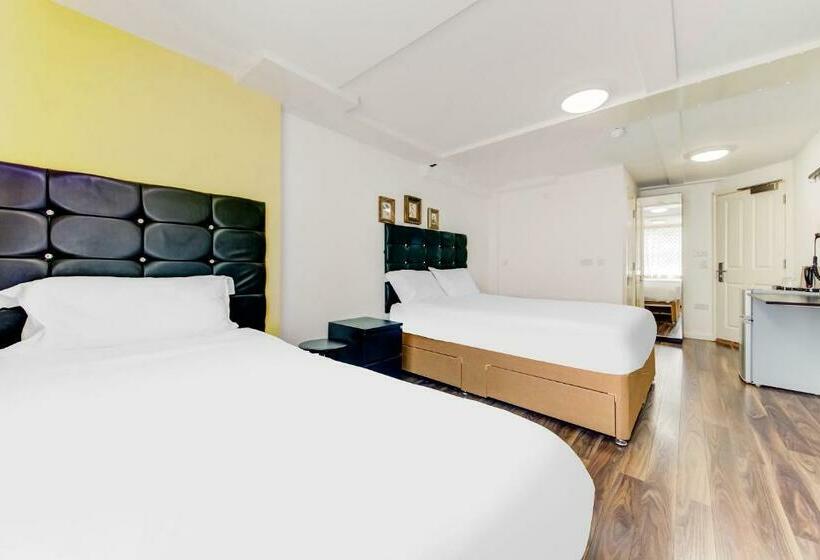 豪华三人间, Grantly