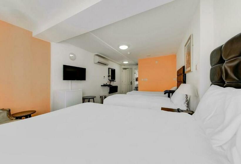 Четырехместный Номер Deluxe, Grantly