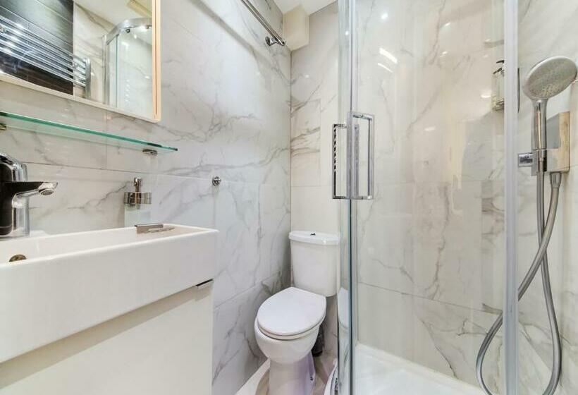 חדר סטנדרט, Grantly