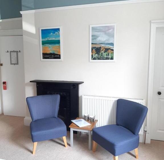 اتاق استاندارد با چشمانداز دریا, Laston House