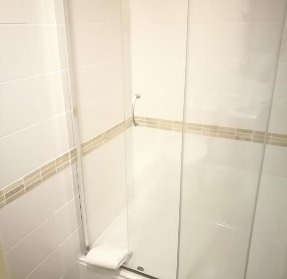 اتاق استاندارد با چشمانداز دریا, Laston House