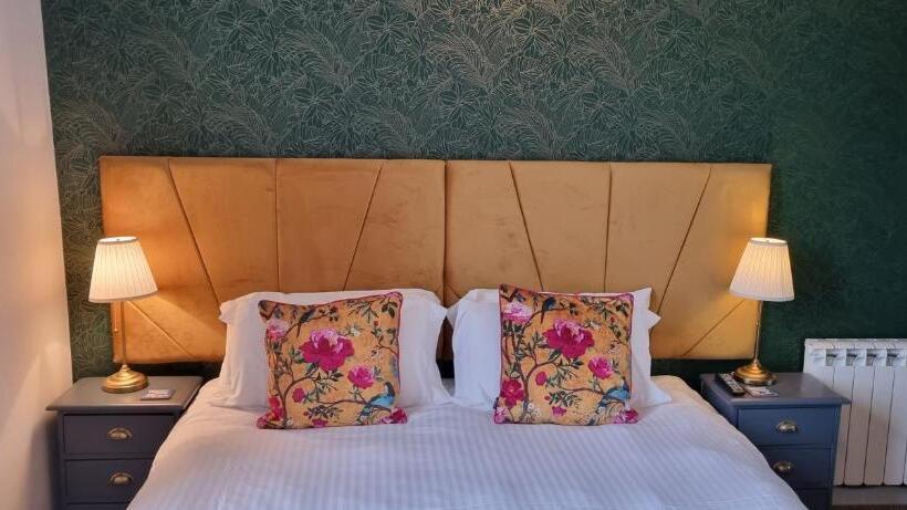 اتاق استاندارد با چشمانداز دریا, Laston House