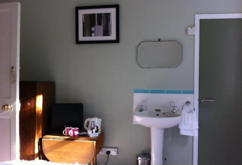 اتاق اکونومی, Laston House