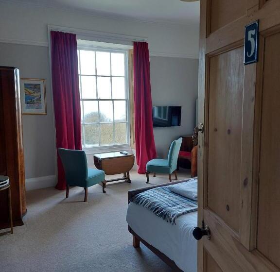 اتاق لوکس با چشمانداز دریا, Laston House