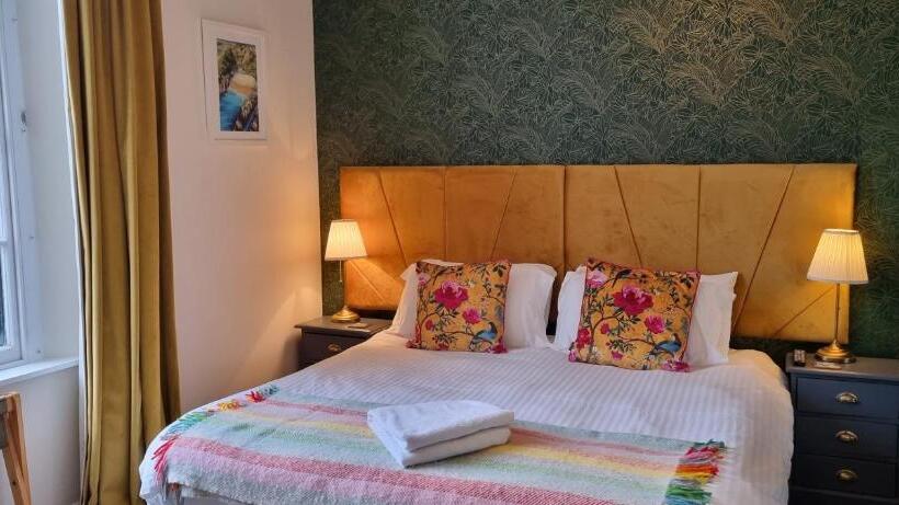 اتاق استاندارد با چشمانداز دریا, Laston House