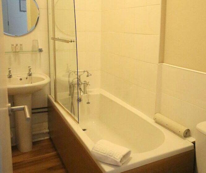 اتاق استاندارد با چشمانداز دریا, Laston House