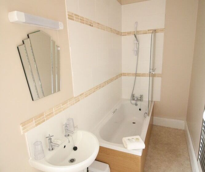 اتاق استاندارد با چشمانداز دریا, Laston House