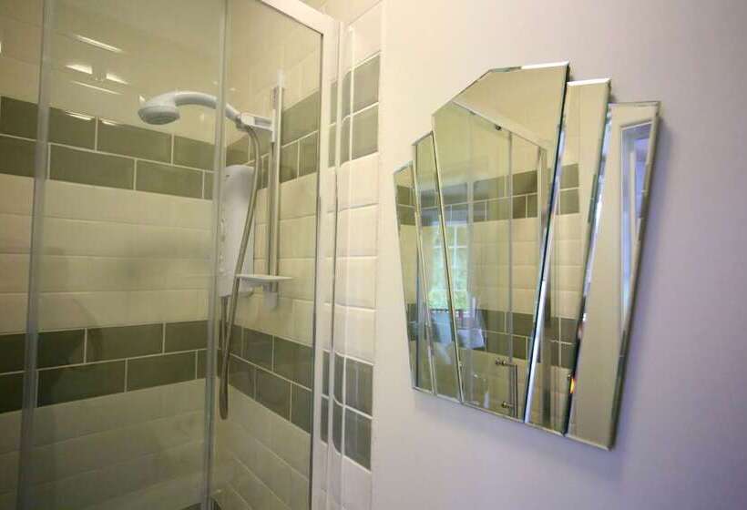 اتاق استاندارد با چشمانداز دریا, Laston House