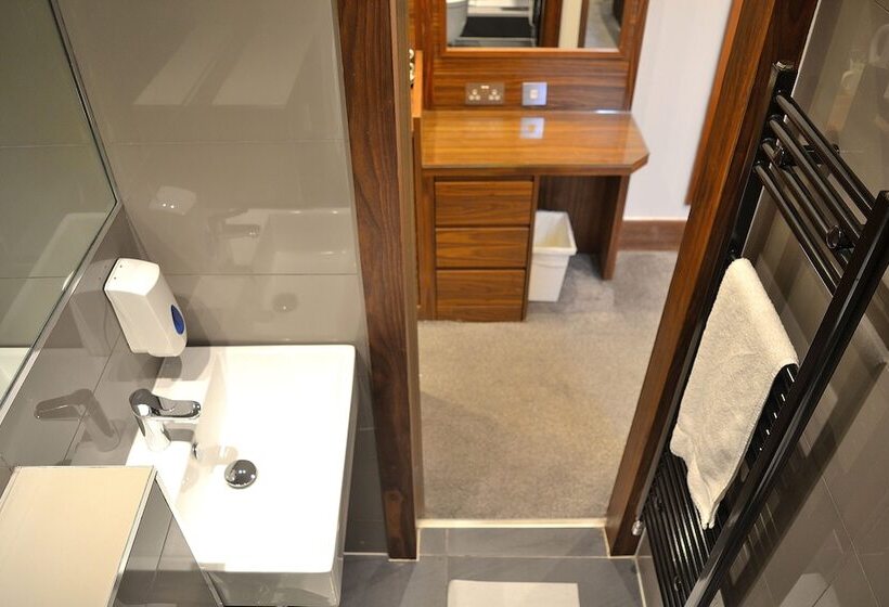 Номер Стандарт Трехместный, Leisure Inn
