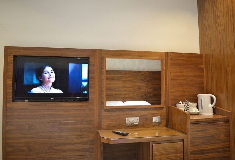 غرفة قياسية ثلاثية, Leisure Inn