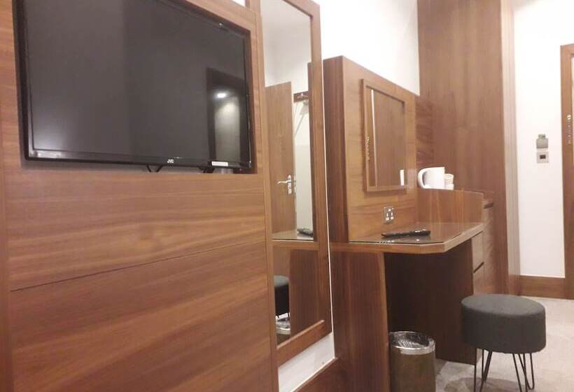 غرفة قياسية ثلاثية, Leisure Inn