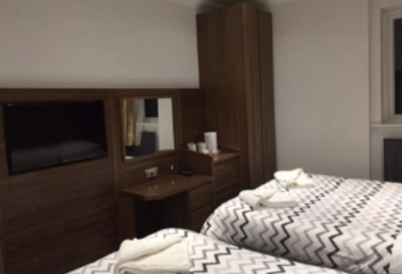 غرفة قياسية ثلاثية, Leisure Inn