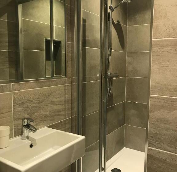 غرفة قياسية ثلاثية, Leisure Inn